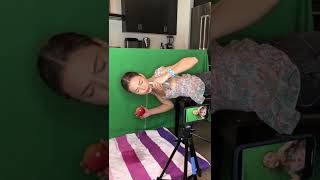 I used a green screen to make this ! #shorts