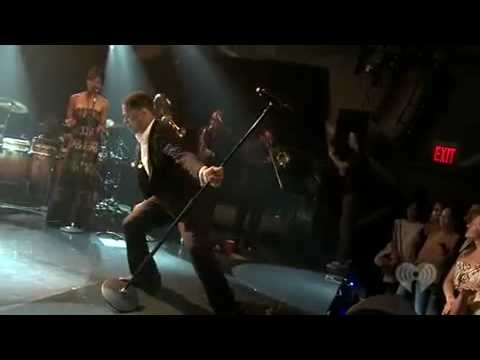 Maxwell Bad Habits Stripped (Live)