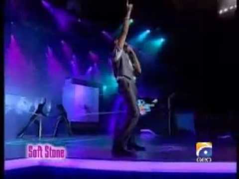 Atif Aslam Live - Khwabon Ke Rishtey.mp4