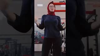 hijab gym pakai legging makin seksi body #leggings #mengkilap #ngeshortsdulu