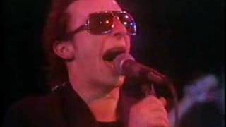Watch Graham Parker Pourin It All Out video