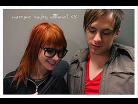 Hayley Williams and Josh Farro baby I love you