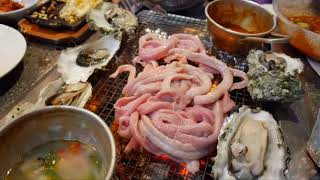 Korean Street Food - GIANT OCTOPUS Seoul Seafood