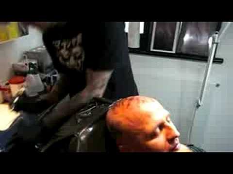 The head tattoo by Tommy Lee!!! Тематика: People & Blogs The head tattoo by Tommy Lee!!! Тематика: People & Blogs