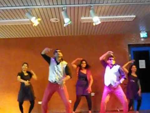 Oru Madhurakinavin dance