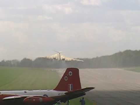 Accidental Victor Take Off at Bruntingthorpe Airfield 2009
