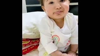 Osuruk Sesi Yapmaya Çalışan Bebek