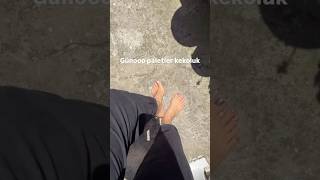 Ayaklarımı Sergiliyorum