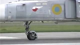 Видео Су -24 Староконстантинов// Su -24 Starokostiantyniv AFB от Василий Хмелевский, Староконстантинов, Украина