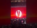 Omah Lay : Le chanteur nigérian "fait l'amour" à une fan en plein concert (VIDEO)