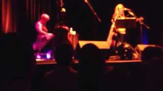 Watch Mary Chapin Carpenter Hand On My Back video