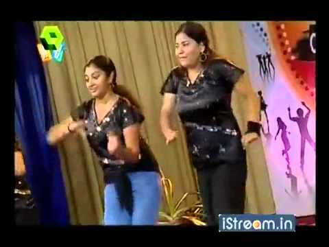 Campus Chillies - CMS College Kottayam girls dance.