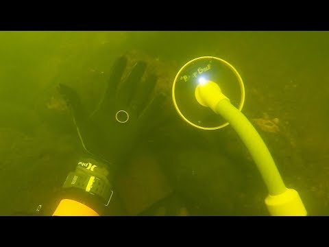 Found Diamond Wedding Ring Metal Detecting Underwater! $5,000+ (Returned to Owner)