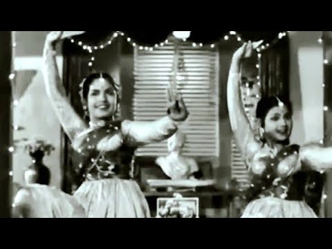aplam chaplam..usha and lata mangeshkar - c.ramchandra - azaad...