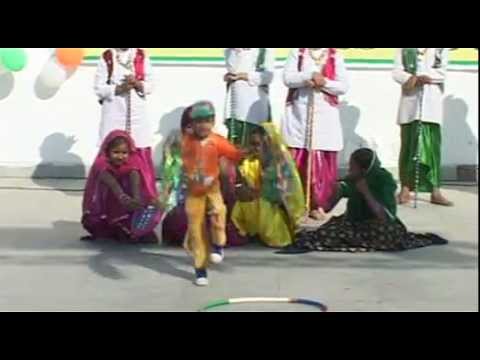 Pradeep Dance Video-13 (suno gaur se dunia walo).MPG