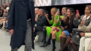 Willem Dafoe A Trouvé Le Temps De Clôturer Le Défilé Miu Miu À La Fashion Week De Paris