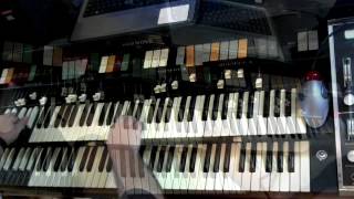 Watch Daniela Romo Balada Por Un Amor Holding On To Love video