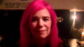Laini Taylor Author Of Daughter Of Smoke And Bone Talks To Sugarscape