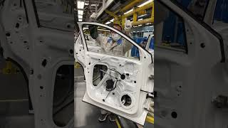 Automotive Manufacturing: Installing Windows, Amazing😎