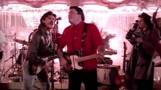 Watch Los Lobos La Bamba video