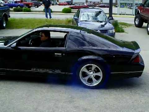 Blue Smoke Burnout 1988 Camaro IROC-Z - YouTube