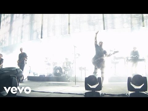 Head Like A Hole - Live