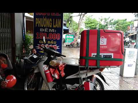 Nghề giao hàng cho công ty Shopee Express ở Sài Gòn