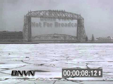 2/24/2006 Duluth MN Lift Bridge Stock Video