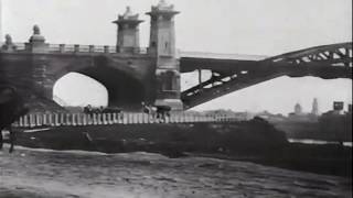 Видео Москва-река близ Кремля в начале 20 века. Москворецкая и Софийская набережная. Торговые ряды. от Путешествие во времени, Софийская набережная, Москва, Россия
