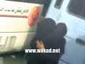 بنات يقبلون بعض فى الشارع