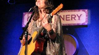 Watch Amy Grant Nobody Home video