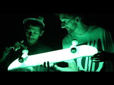 PITCH BLACK GLOW IN THE DARK SKATEBOARDING!