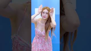 Koba 모델 주빈 Model Jubin Flower-Patterned Dress Fan Cam モデル ジュビン ワンピース