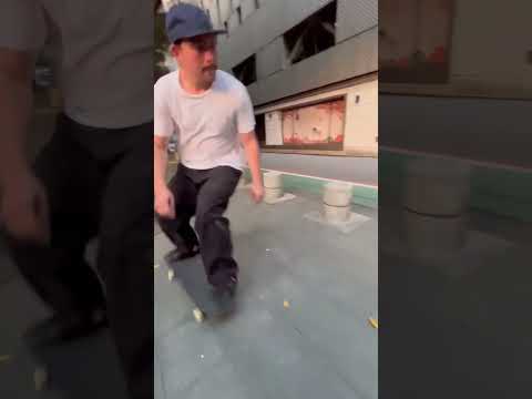 Found a nice ledge in Taiwan #pizzaskateboards #skateboarding