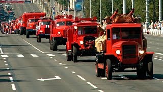 Парад в честь Дня пожарной службы прошел в Минске