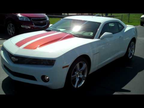 Hey guys this is a walk around for a 2011 Chevy Camaro LT2 RS in summit