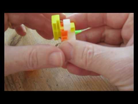 Christmas Cracker 3D Keyring Cube Puzzle Solution