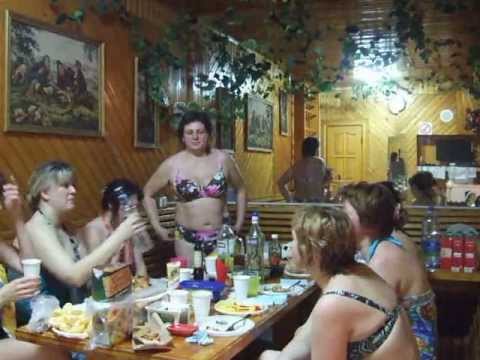 Пьяные русские бабы трахаются в сауне