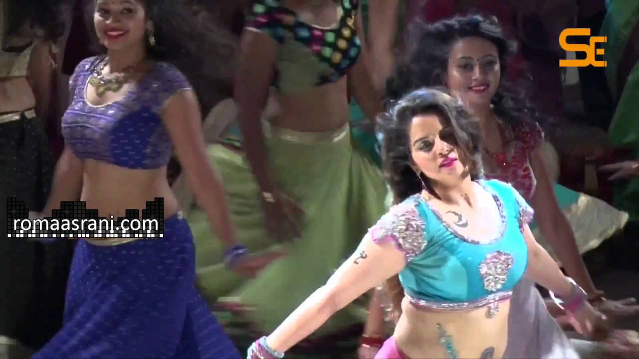 Hina Khan Showing Hot Sexy Navel Cleavage On Her Show 1