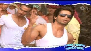 Tu Mere Agal Bagal Hai Song Making - Phata Poster Nikla Hero Behind the Scene