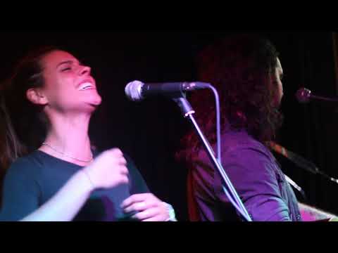 Fran Fernandez con Clara Alvarado - Déjame caer