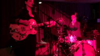 Watch Gemma Ray Troup De Loup video