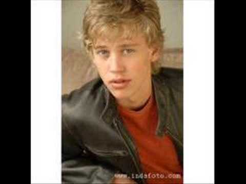 this is Austin Butler i got the song of Icarlycom and pics of google