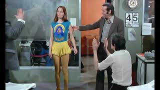 Hose Scenes From Tout Le Monde Il Est Beau, Tout Le Monde Il Est Gentil