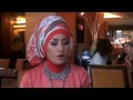 image Berjilbab Shinta Bachir Lelang Baju Seksi