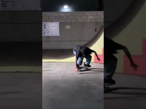 Funny skate clip! #skateboardingisfun #skateclipsdaily #skatelife #skateboarding #doakickflip