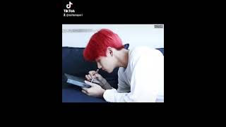 Taehyung Lil Habit Of Ear Moving