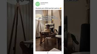 Annesine Durduk Yere Iltifat Etmeye Başlayan Minik
