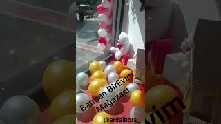 Batman Birevim Mağazası. Zincir Balon & Vitrin Düzenleme