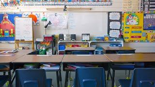 Victorian Primary Schools To Crack Down On Student Screen Time